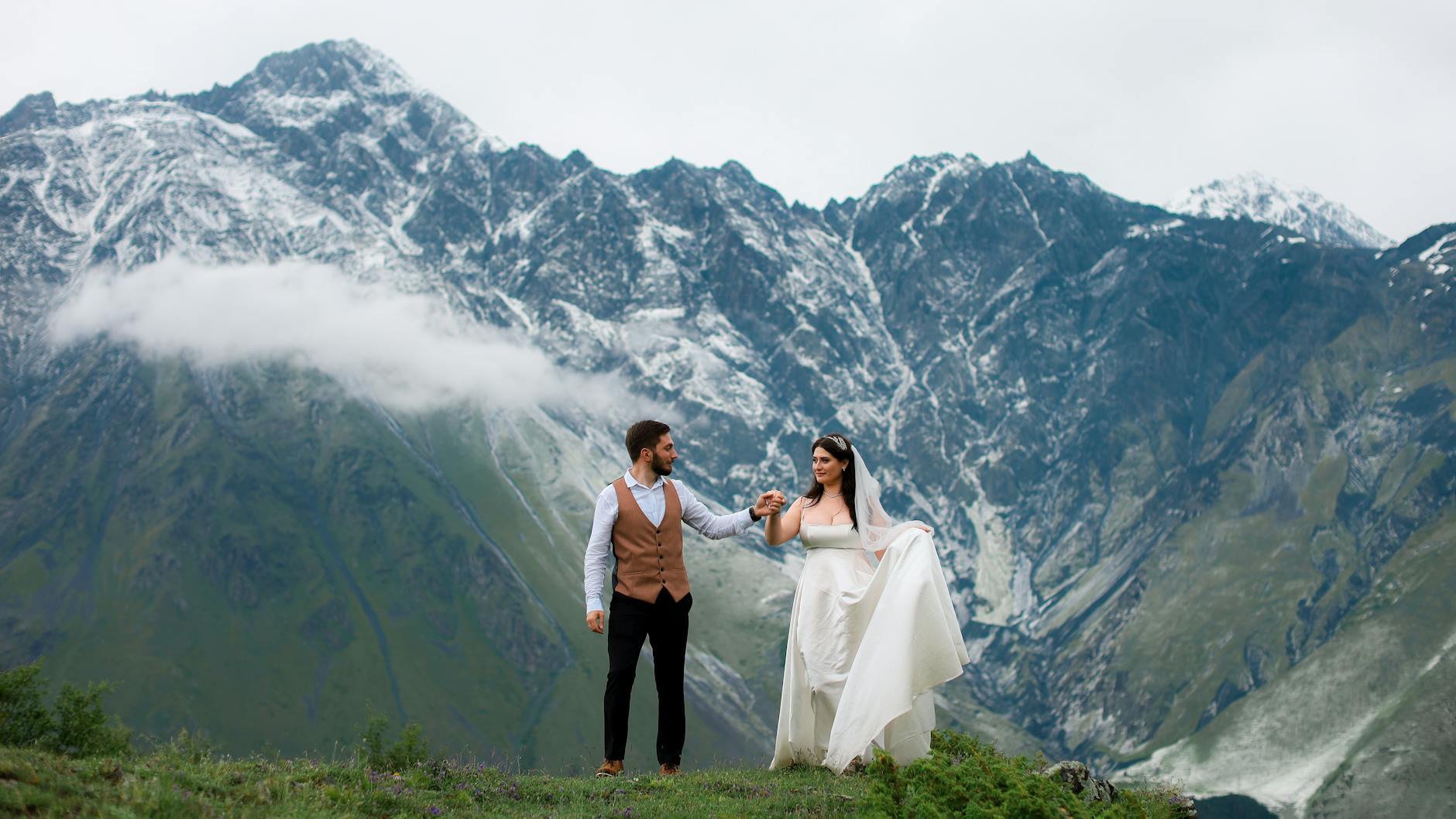 Mira & Jonas — Hochzeit in Krimmler Wasserfälle + Berghotel