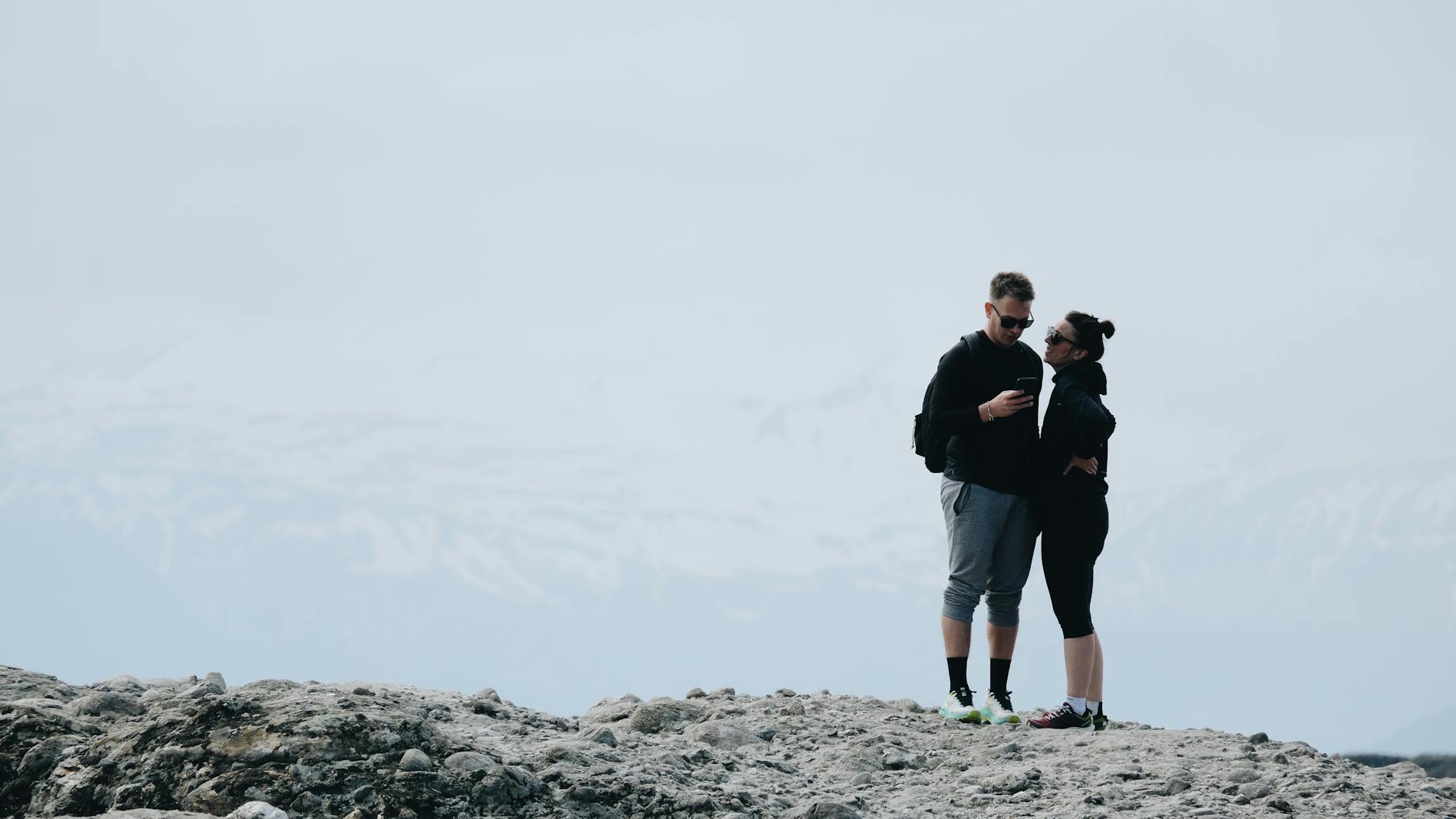 Mira & Jonas — Moment 3