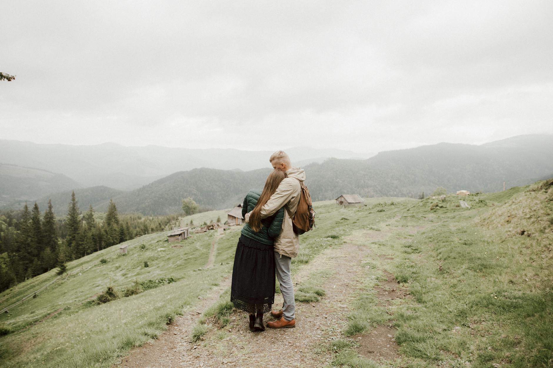Mira & Jonas — Moment 4